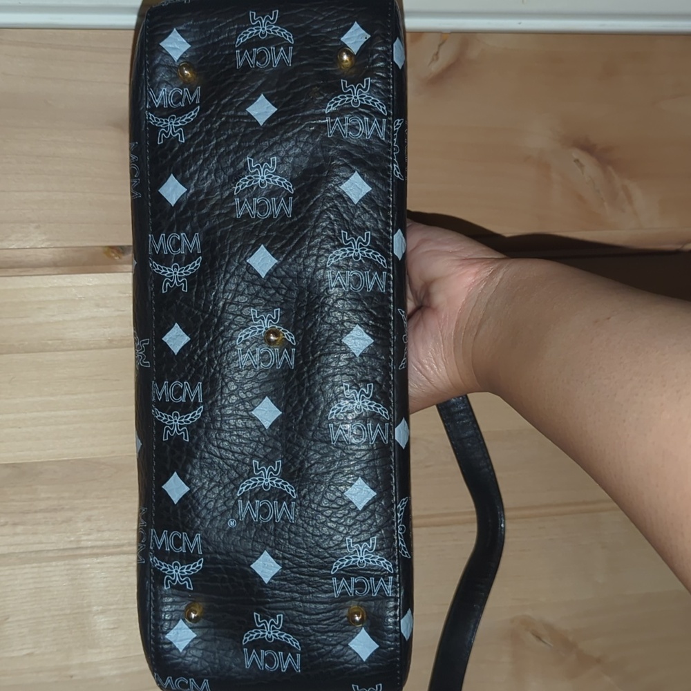 Black And Gray Shoulder Bag - Picture 7 of 13